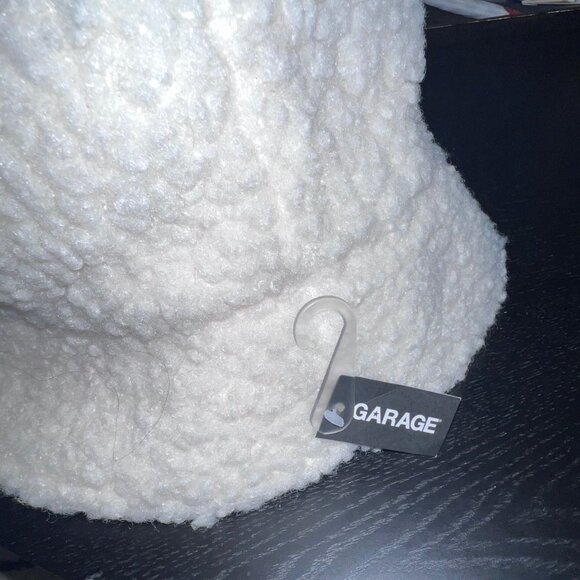 Garage Winter cream sherpa bucket hat - Picture 7 of 8